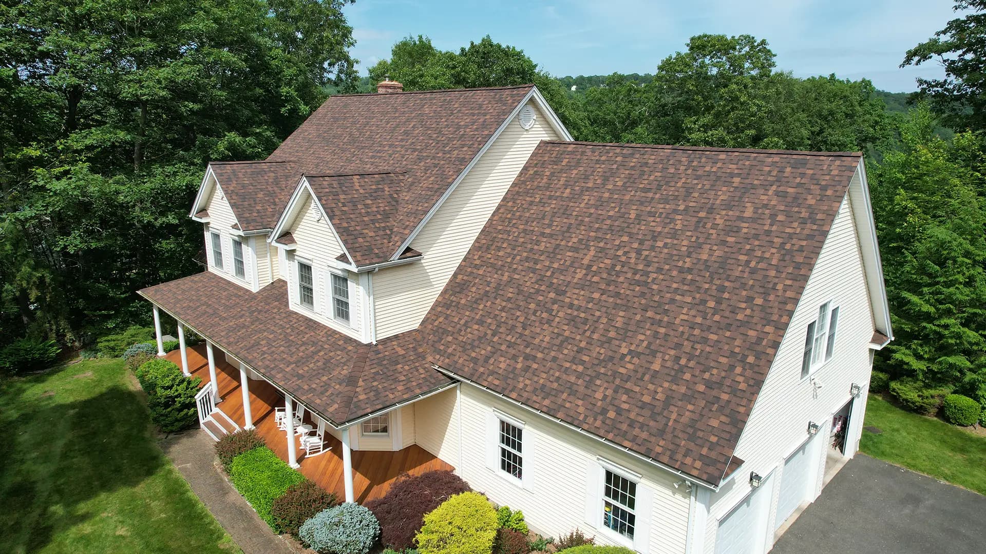 Roofing, siding, and gutter lead-generation site for Connecticut and Massachusetts